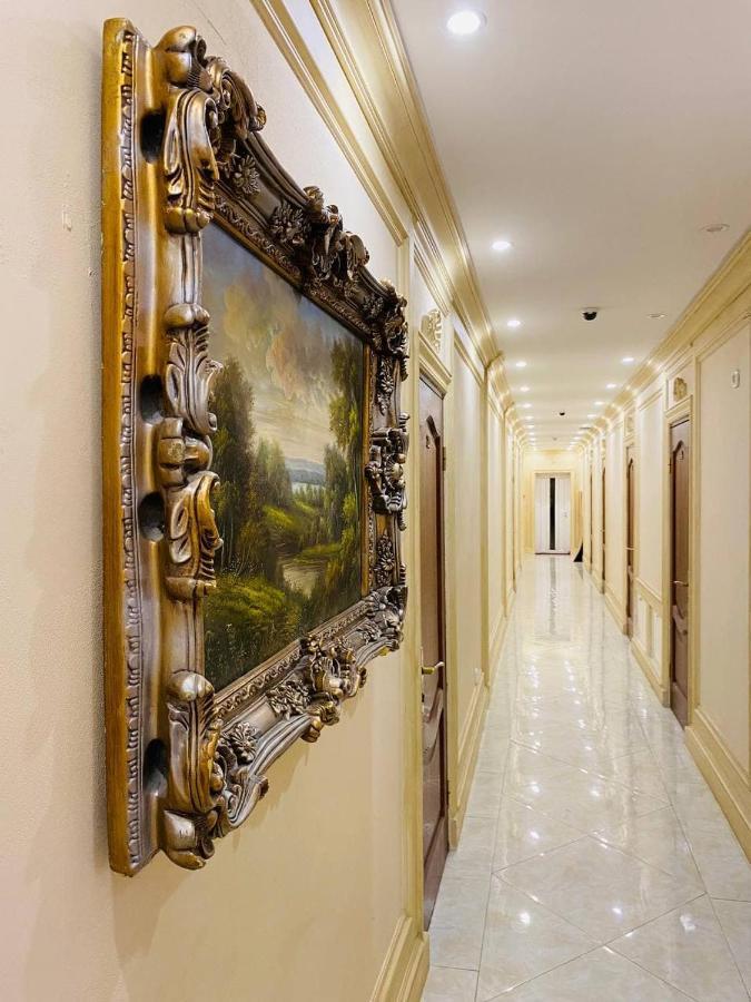 Leoton Chernivtsi Hotel Екстериор снимка